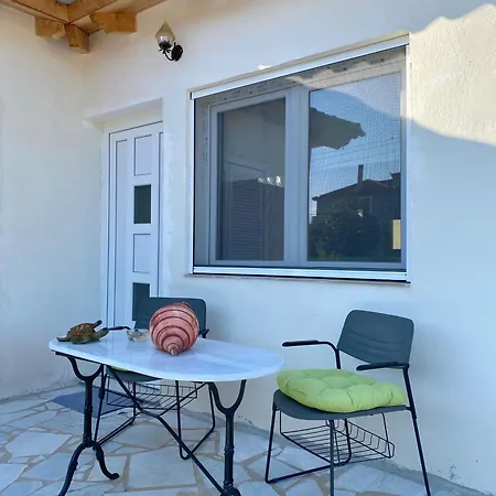 ο παραδεισος της νικολέτας *